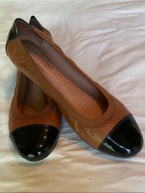 Josef Seibel Two-Tone Tan Leather Ballet Flats with Black Patent Cap Toe Size 8